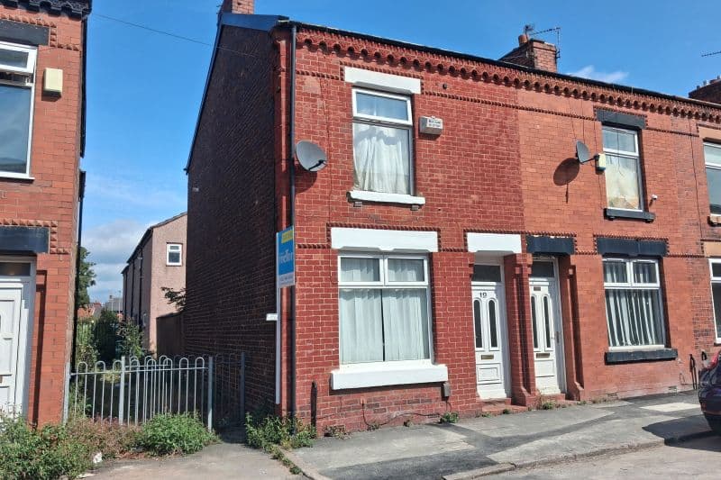 2 bed End Terrace House For Auction