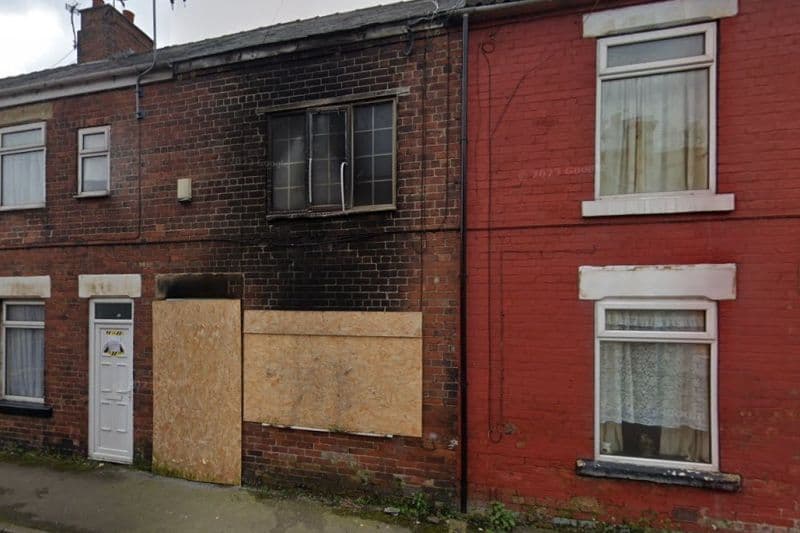 2 bed Terraced House For Auction