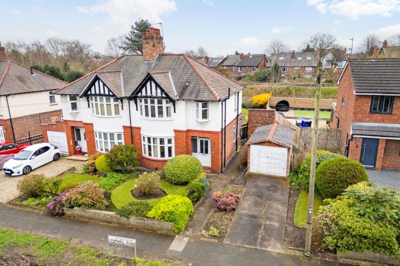 3 bed House For Auction