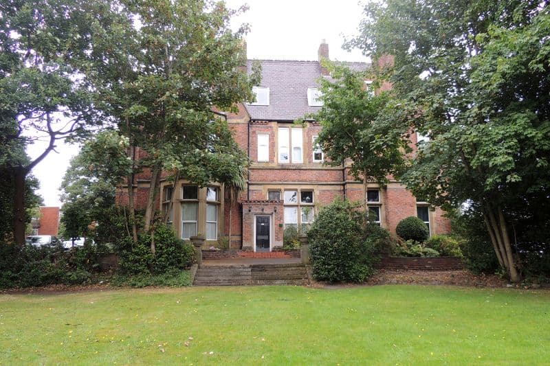 3 bed Ground Floor Apartment For Auction