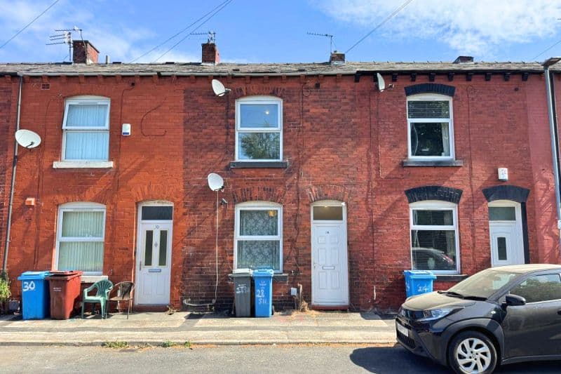 2 bed Terraced House For Auction