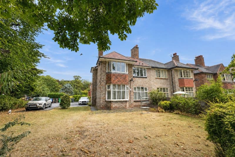 8 bed Block of Flats For Auction