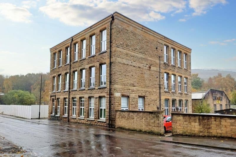 2 bed Apartment For Auction
