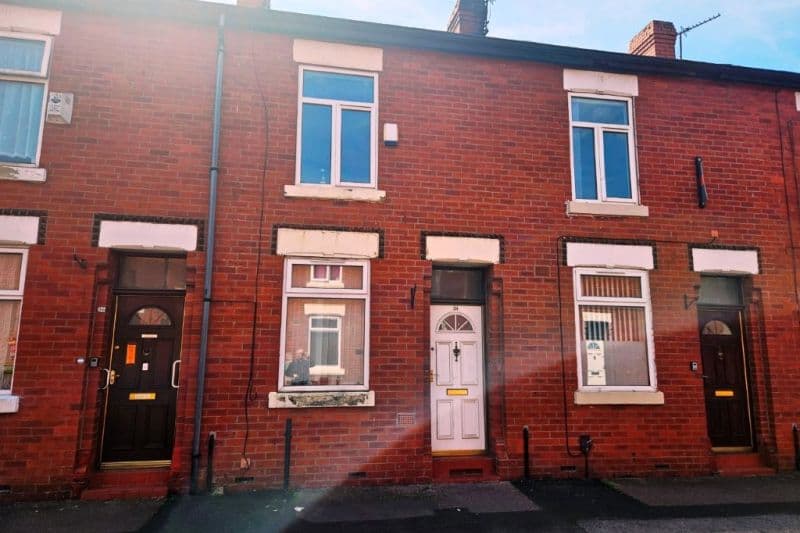 2 bed Terraced House For Auction