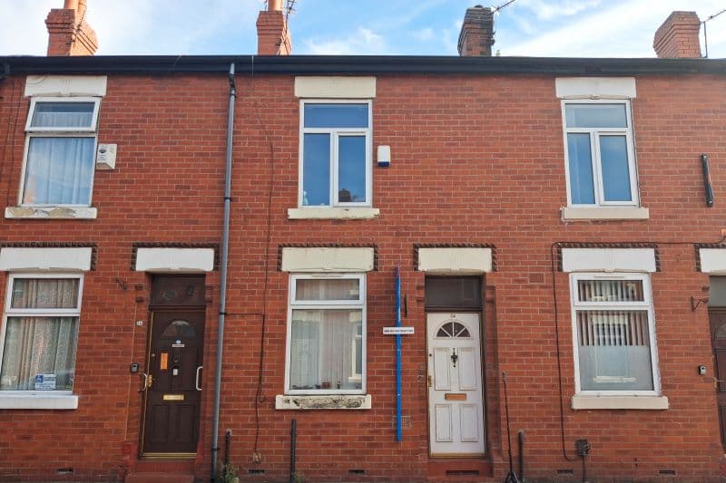 2 bed Terraced House For Auction