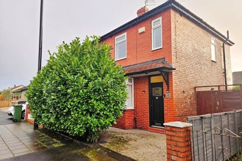 2 bed Semi-Detached House For Auction
