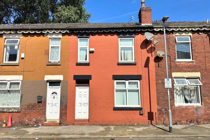 3 bed Terraced House For Auction