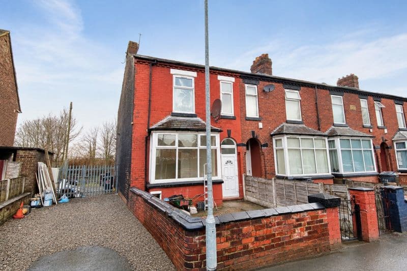 3 bed Terraced House For Auction