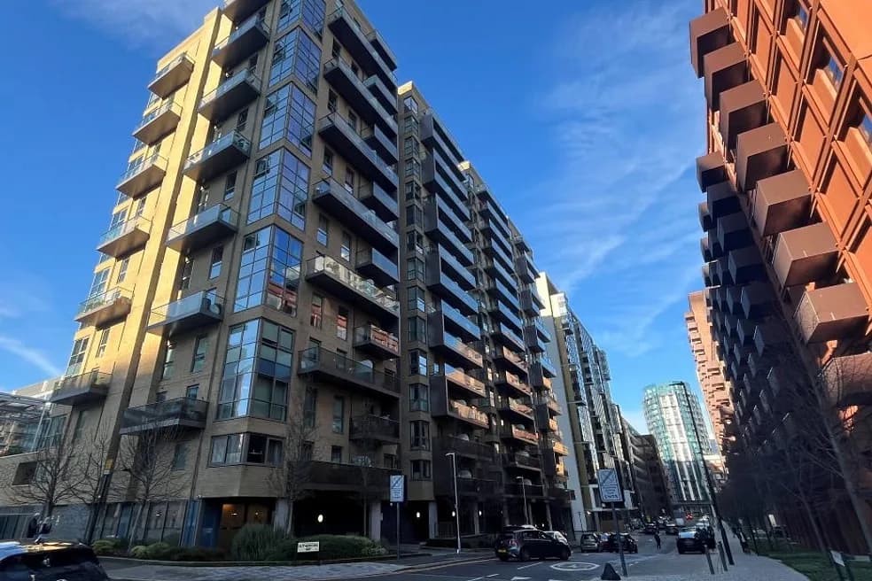 LEASEHOLD ONE BEDROOM FLAT PRODUCING £22,800 PER ANNUM