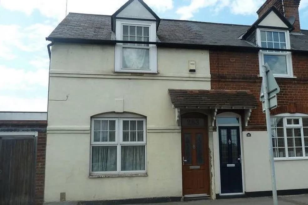 Freehold Vacant Two Bedroom End of Terrace House