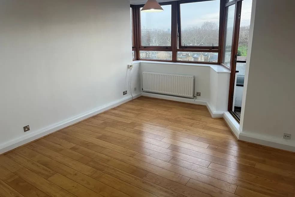 Long Leasehold Vacant One Bedroom Flat