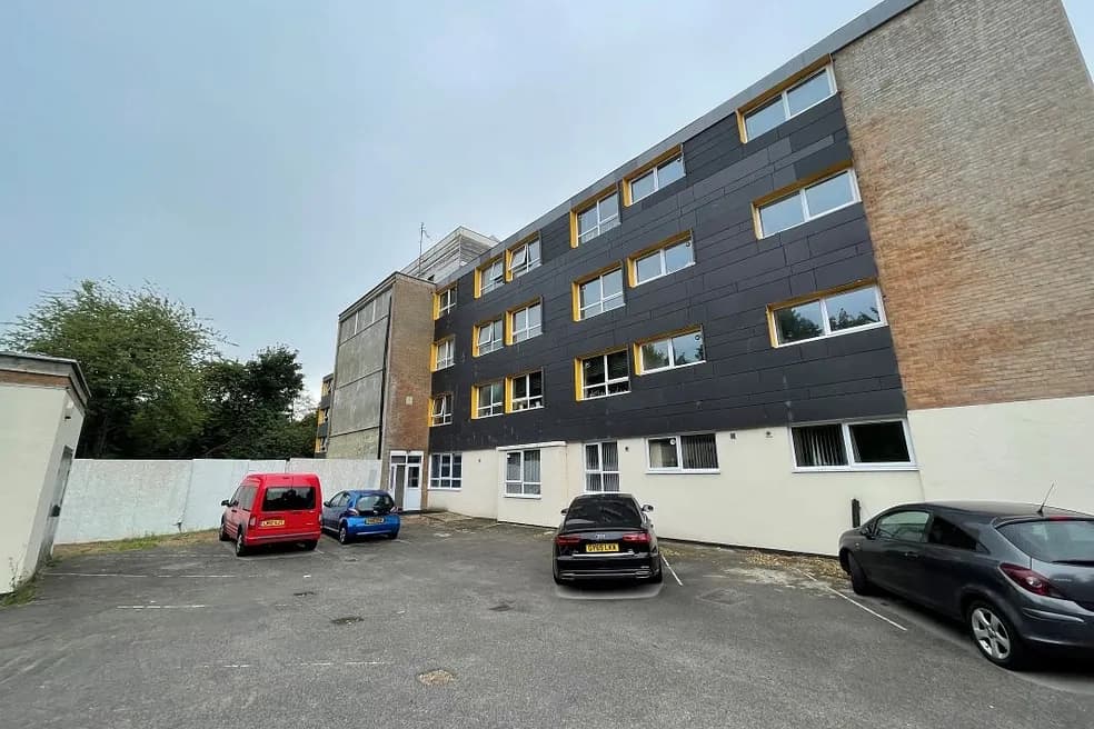 One Bedroom Leasehold Apartment