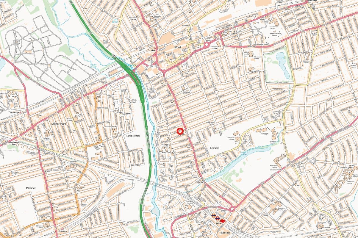 Long Leasehold Vacant Ground Floor Two Bedroom Garden Flat