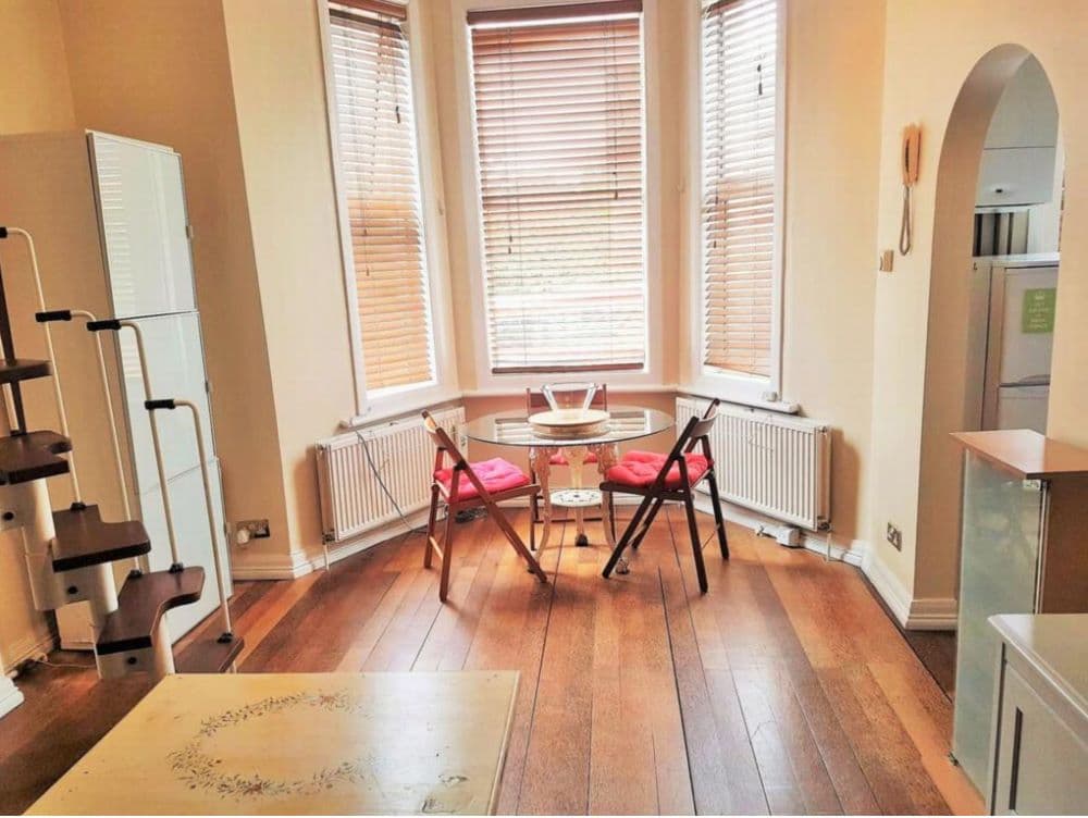 Vacant First Floor Studio Flat