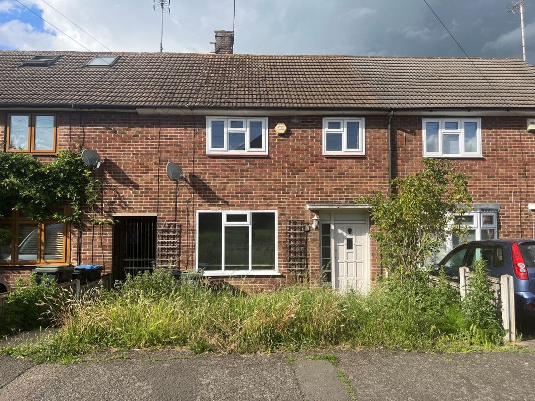 Freehold Vacant Three Bedroom Terraced House