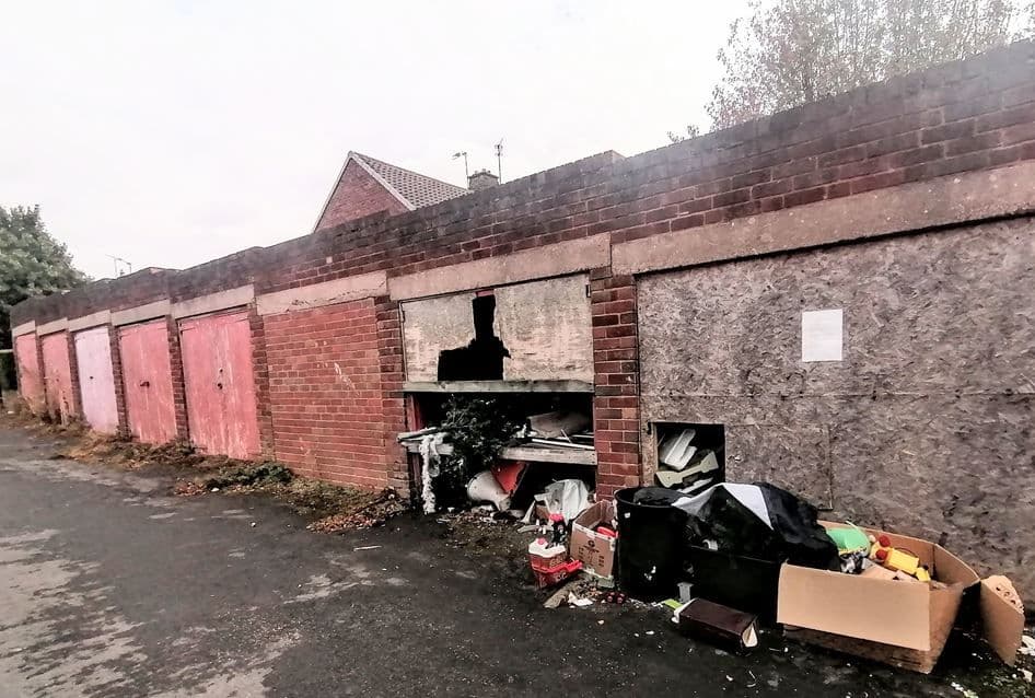 Garages Site for Sale with Vacant Possession