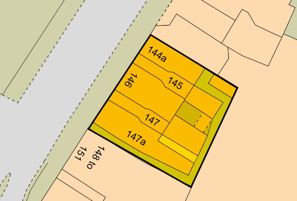Freehold Part Vacant Building with Three Retail Units and Twelve Flats