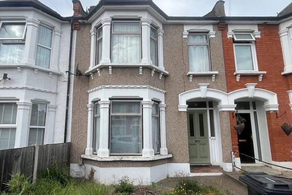 Freehold Vacant Two Bedroom Terraced House