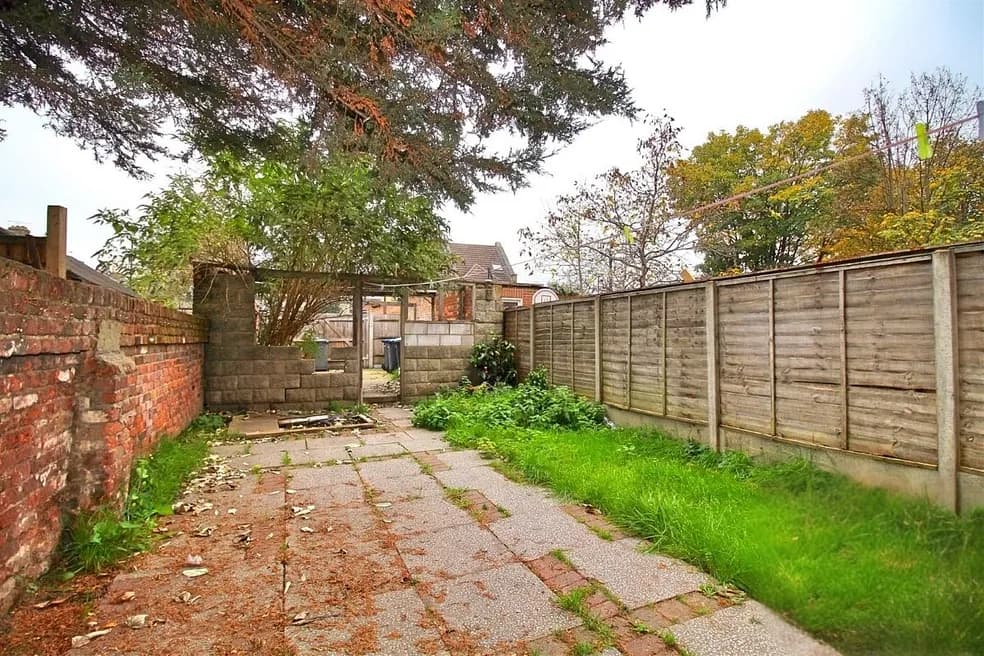 Freehold Grade II Listed Townhouse Comprising One Four Bedroom Property & A One Bedroom Basement Flat