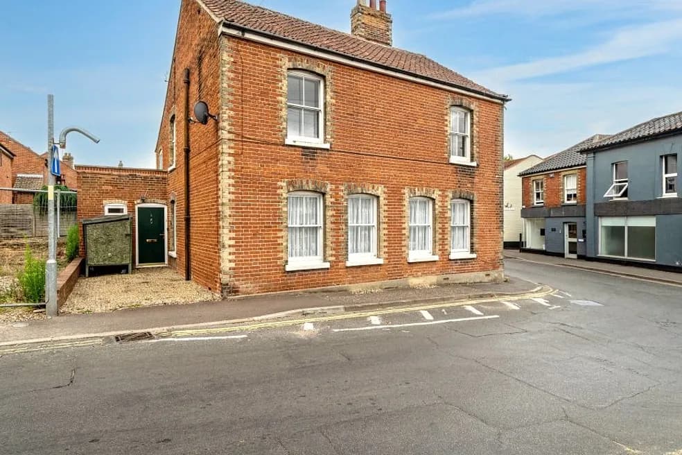Freehold Vacant Four Bedroom Detached House with Lapsed Planning Permission for the Subdivision into Two Dwellings