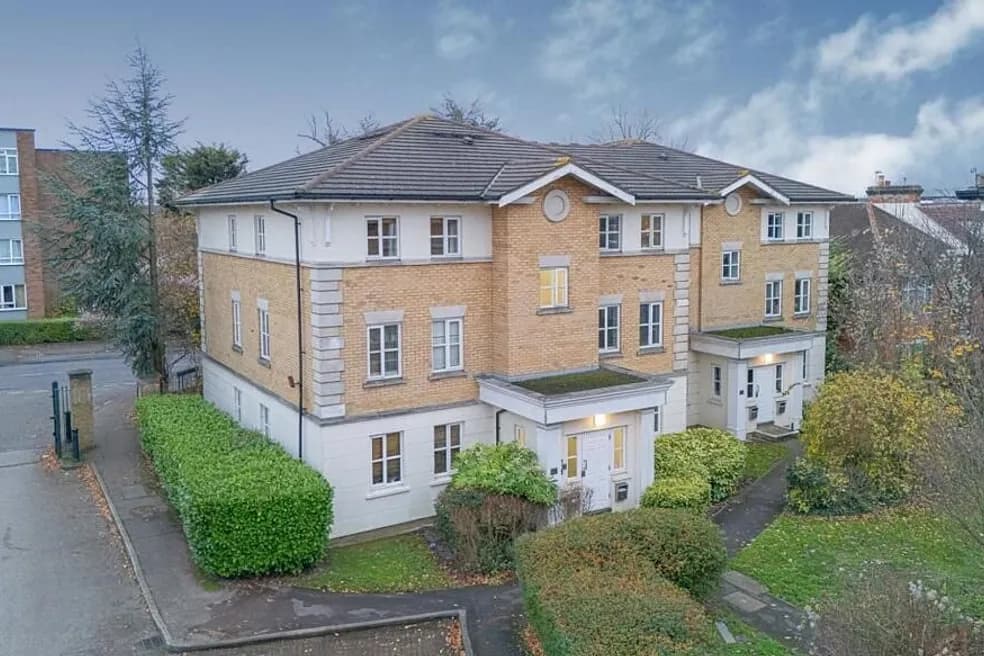 Air Space Development with Planning Permission Granted for Four Flats