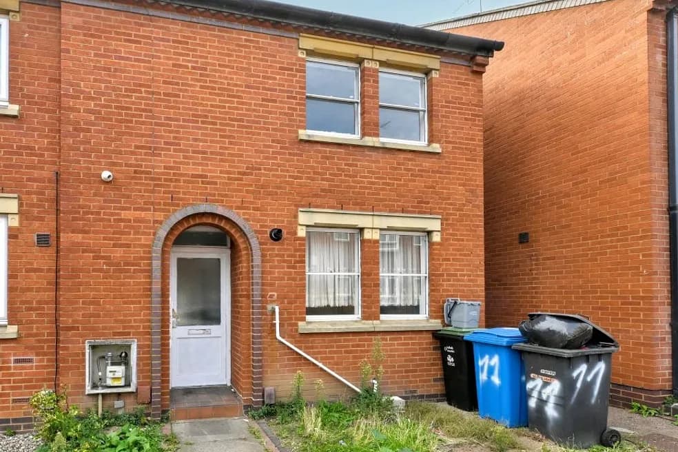 FREEHOLD VACANT TWO BEDROOM HOUSE