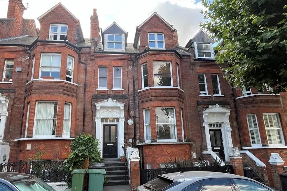 Vacant Leasehold One Bedroom Ground Floor Flat
