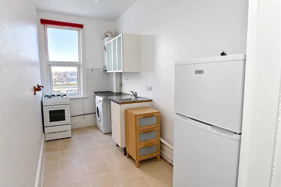 Three Storey Freehold Part Vacant Residential Investment Comprising Three Flats Producing £27,600 P.A.