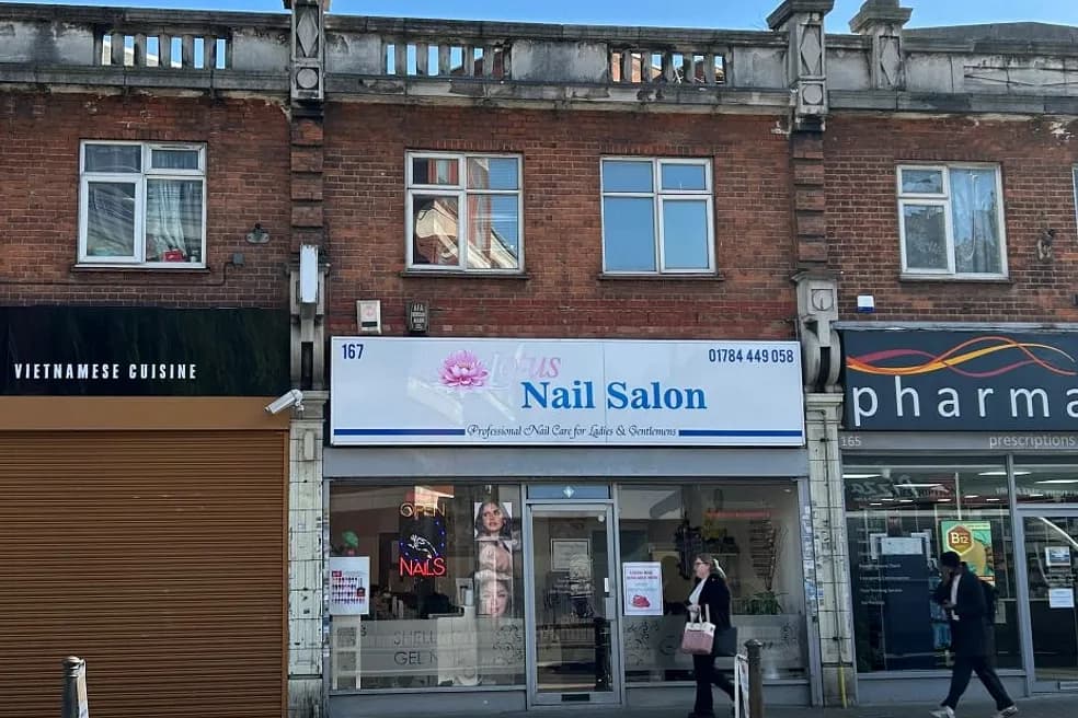 Freehold Retail Investment Plus Vacant 3 Bed Flat