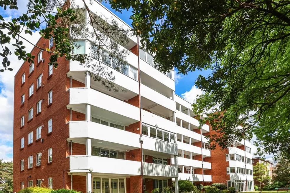 Long Leasehold Two Bed Flat with Garage