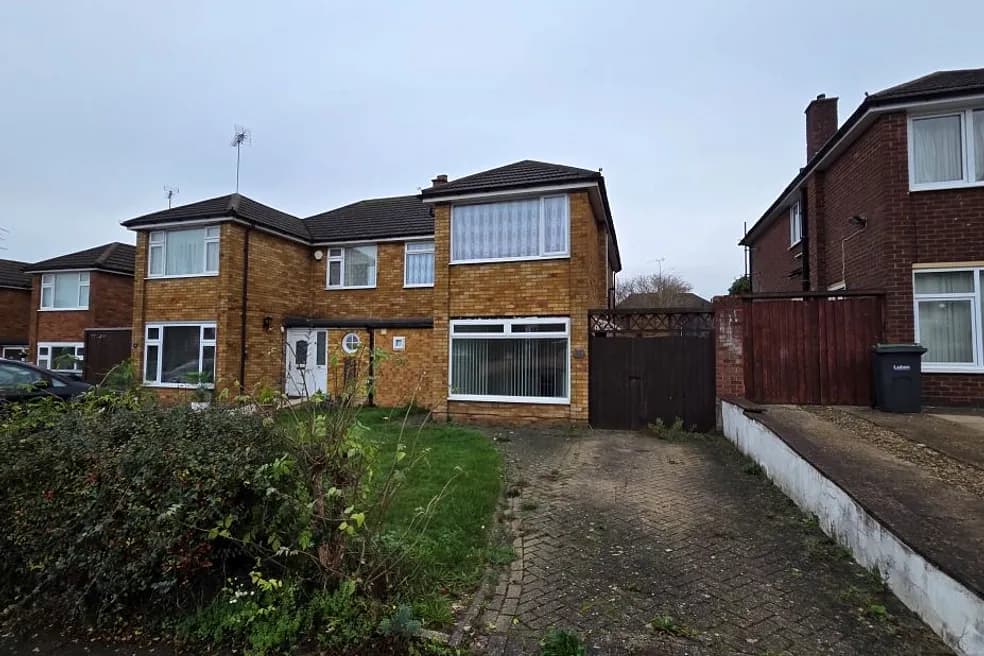 FREEHOLD VACANT THREE BEDROOM SEMI DETACHED HOUSE