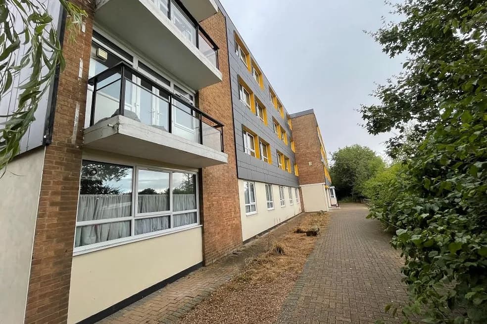 One Bedroom Leasehold Apartment