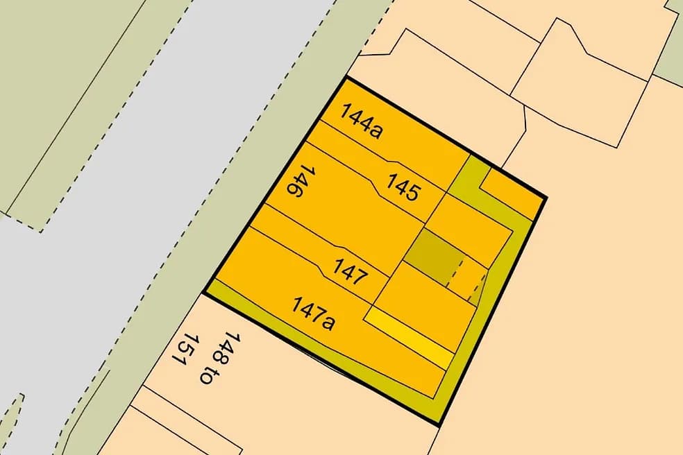 Freehold Part Vacant Building with Three Retail Units and Twelve Flats