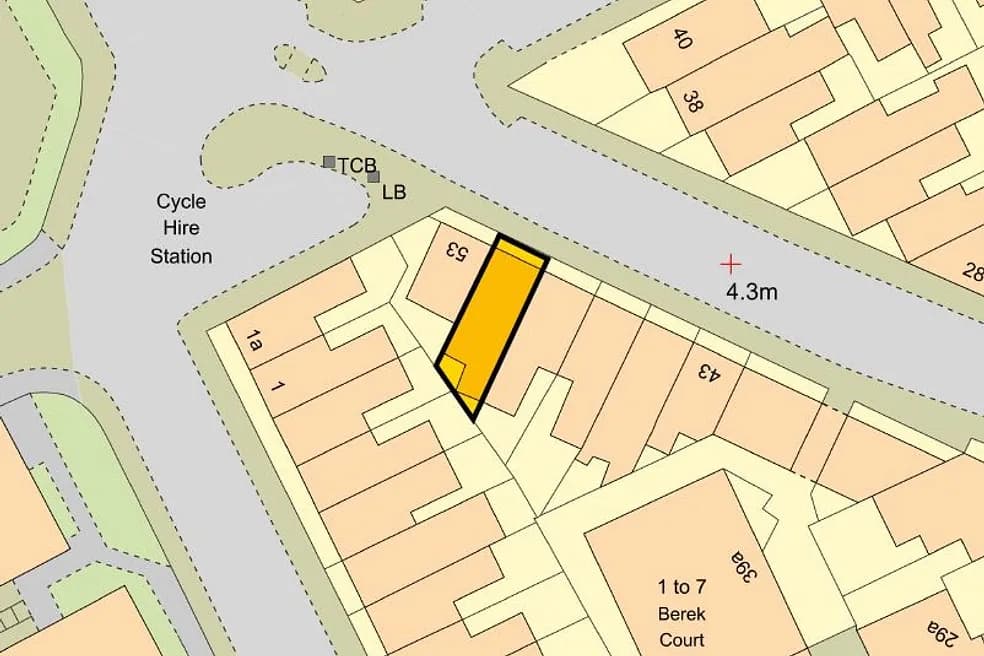Freehold Residential Investment Comprising a 5 Bedroom HMO