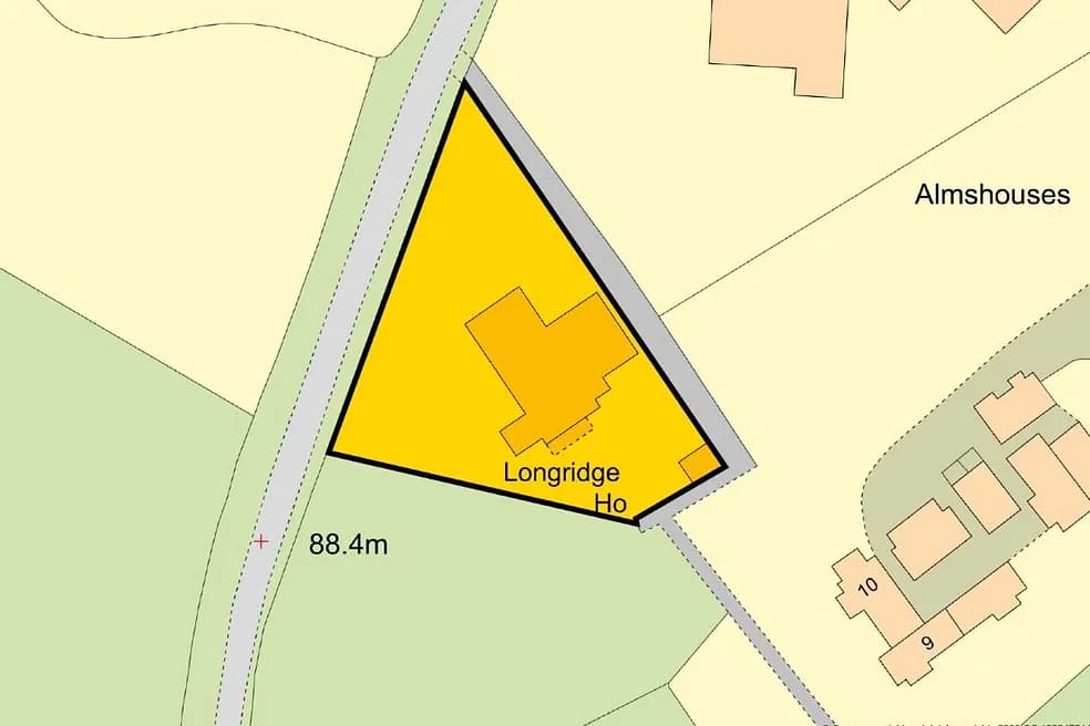 Freehold 7 Bedroom Detached House Producing £42,000 P.A.