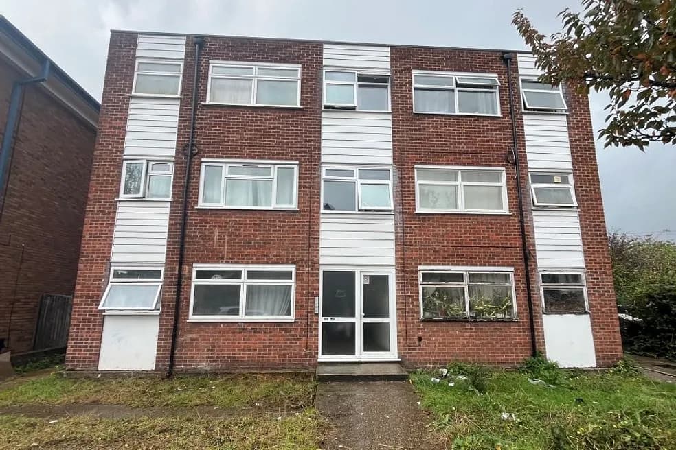 LEASEHOLD RESIDENTIAL INVESTMENT - TWO BEDROOM FIRST FLOOR FLAT PRODUCING £14,400 P.A
