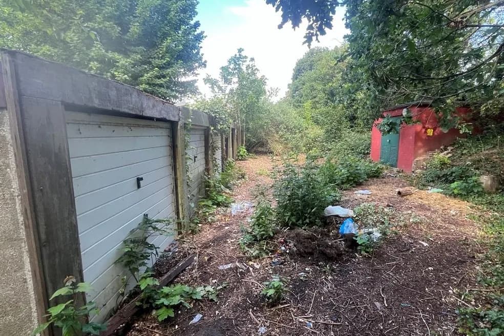 Freehold site with nineteen vacant garages and with development potential subject to planning