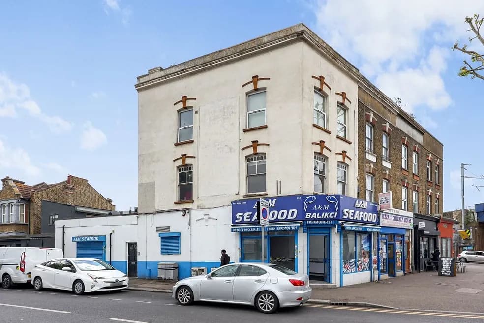 FREEHOLD RESIDENTIAL INVESTMENT INCLUDING A SECOND FLOOR ONE BED FLAT PRODUCING £10,800 P.A. PLUS GROUND RENT