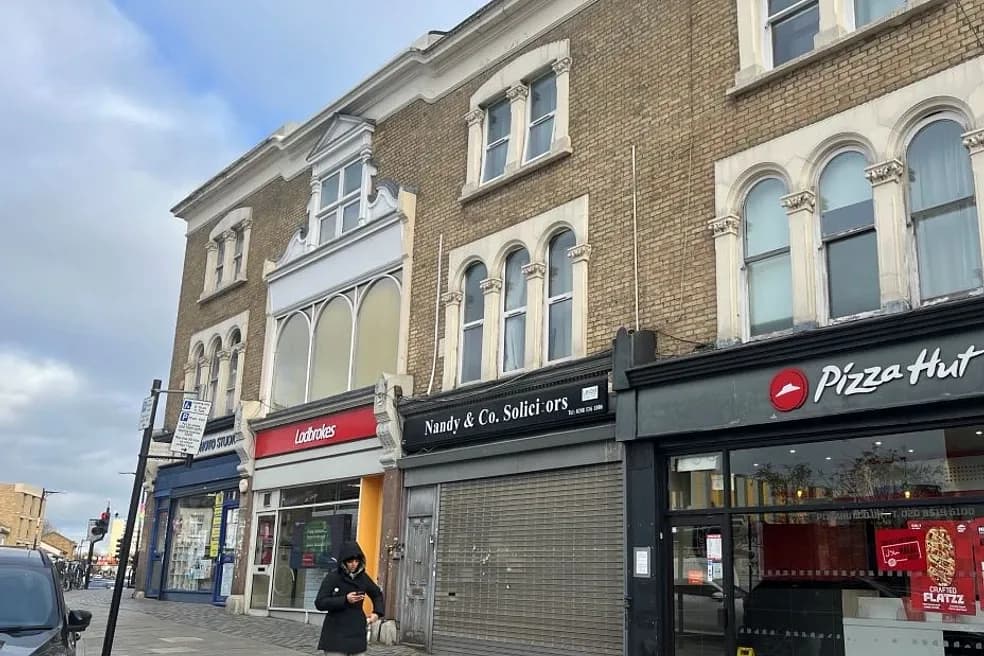 Leasehold One Bedroom Flat Producing £15,000 P.A.