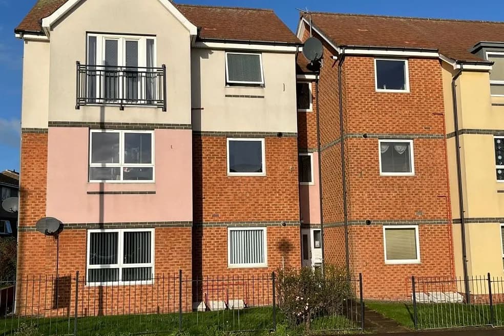 Vacant Long Leasehold Two Bedroom Flat