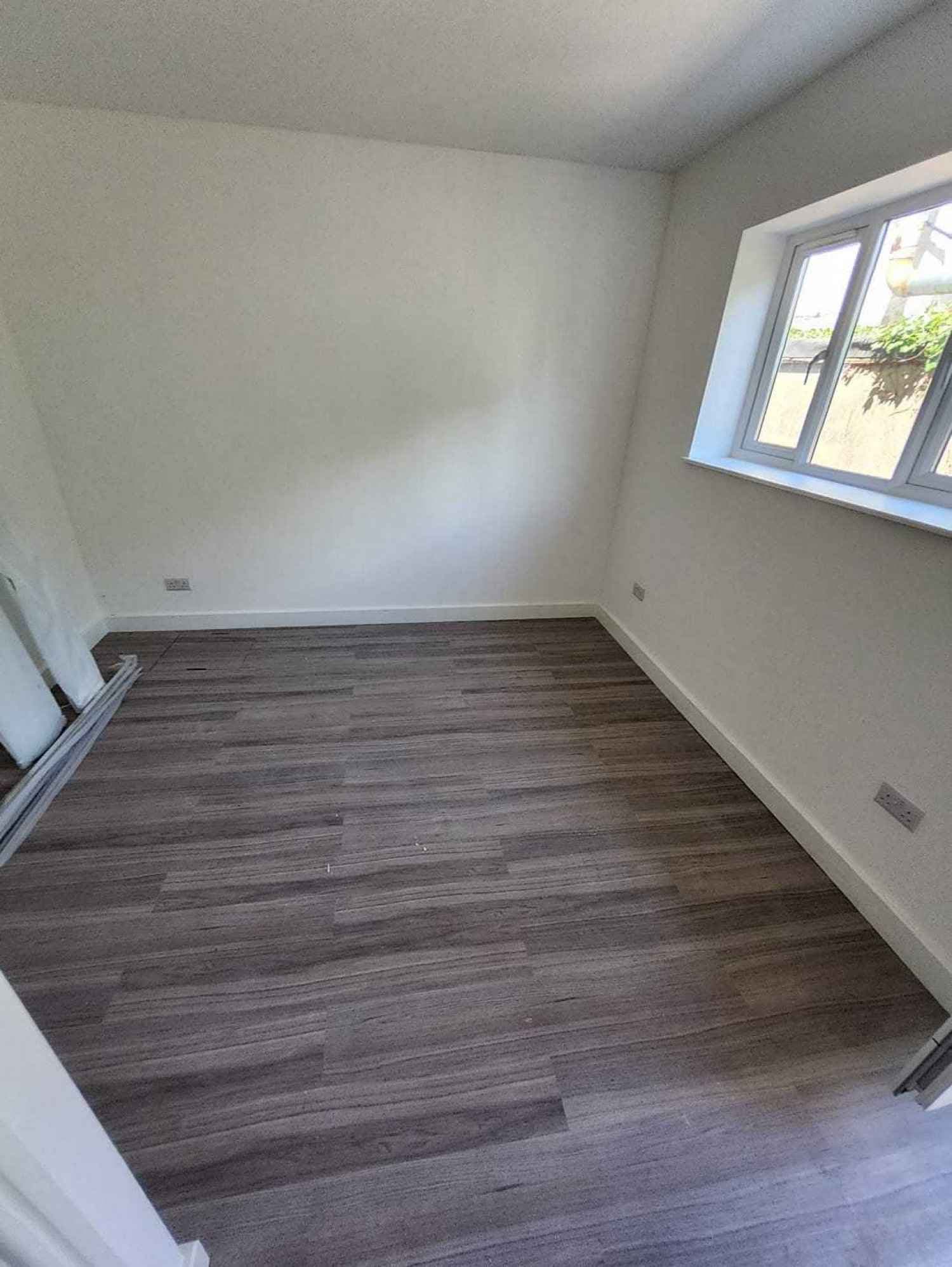 Freehold Mid Terrace Commercial Property