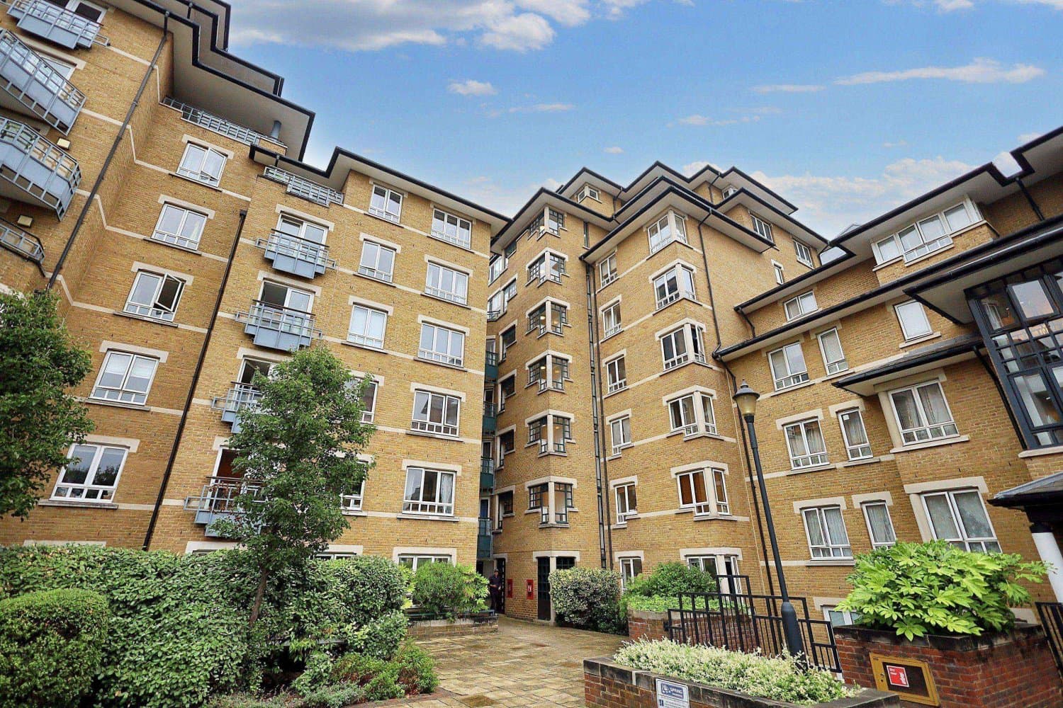 Flat 46, Finch Lodge