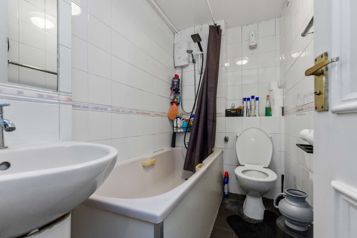 233-235 Kilburn High Road