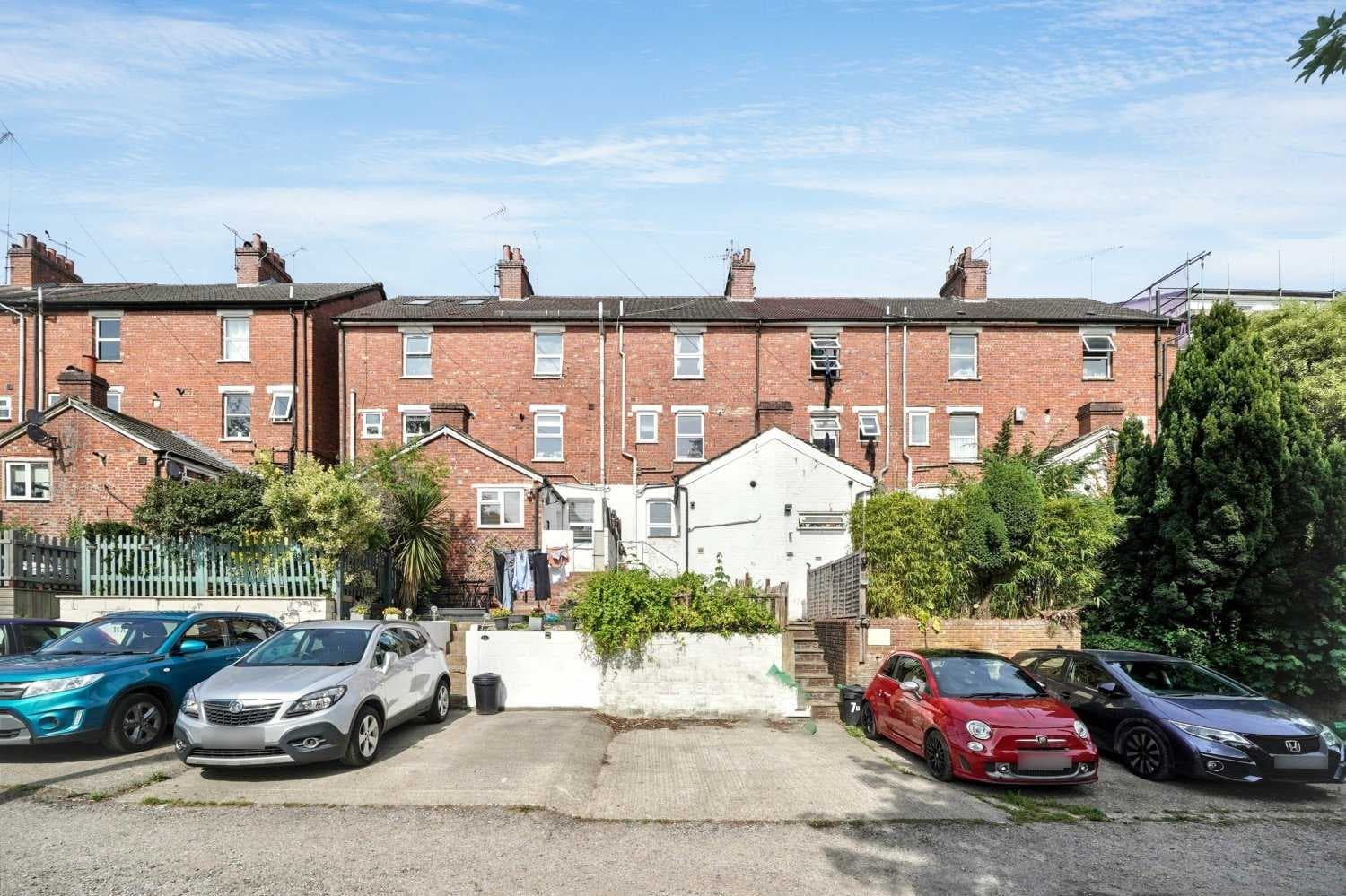 One Bedroom Flat in Caterham