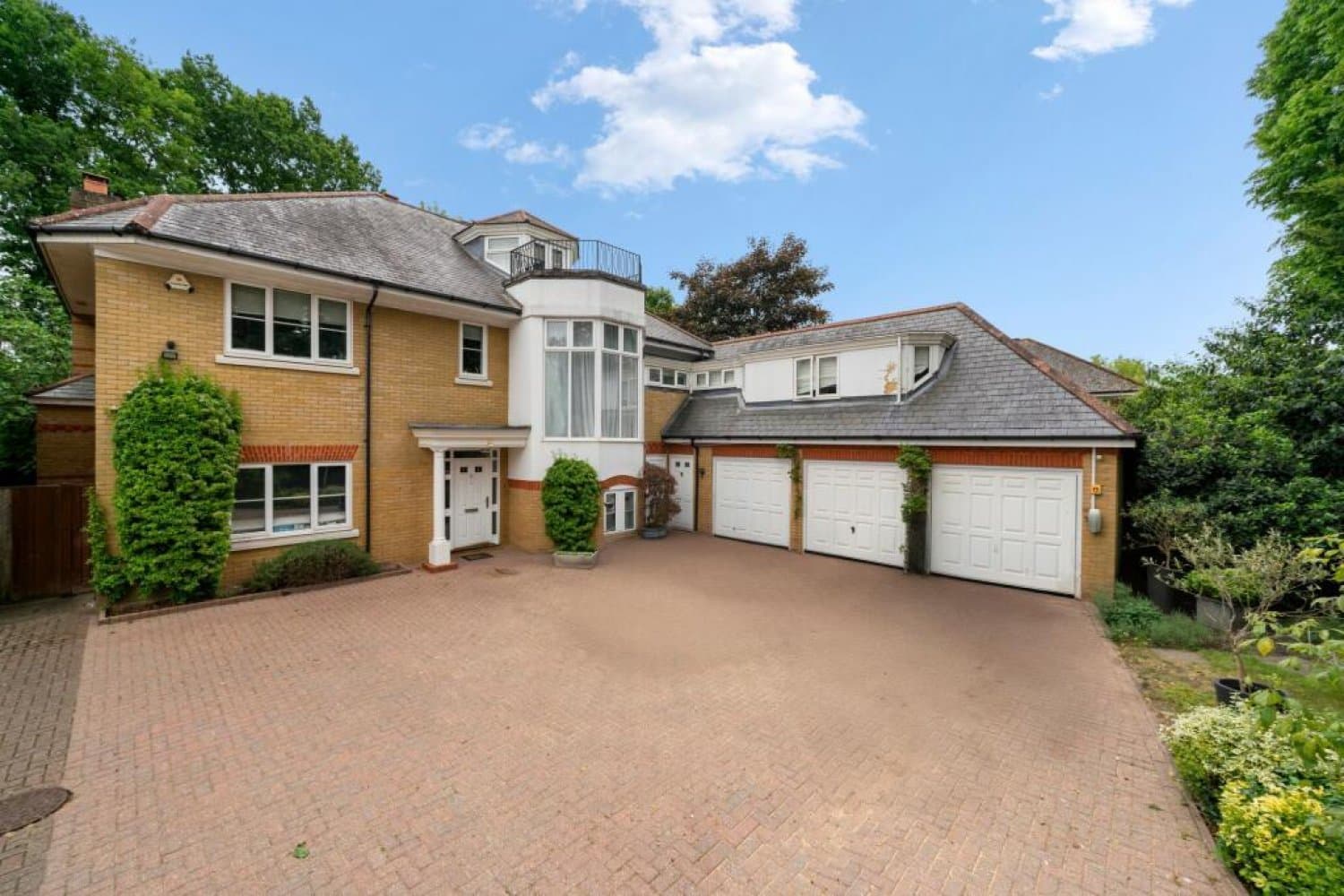 Six Bedroom Detached House
