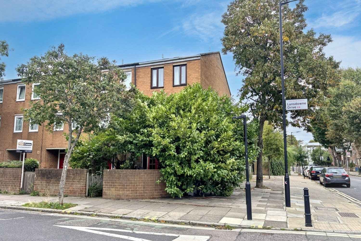 43A Lansdowne Drive - Freehold Four Bedroom End of Terrace House