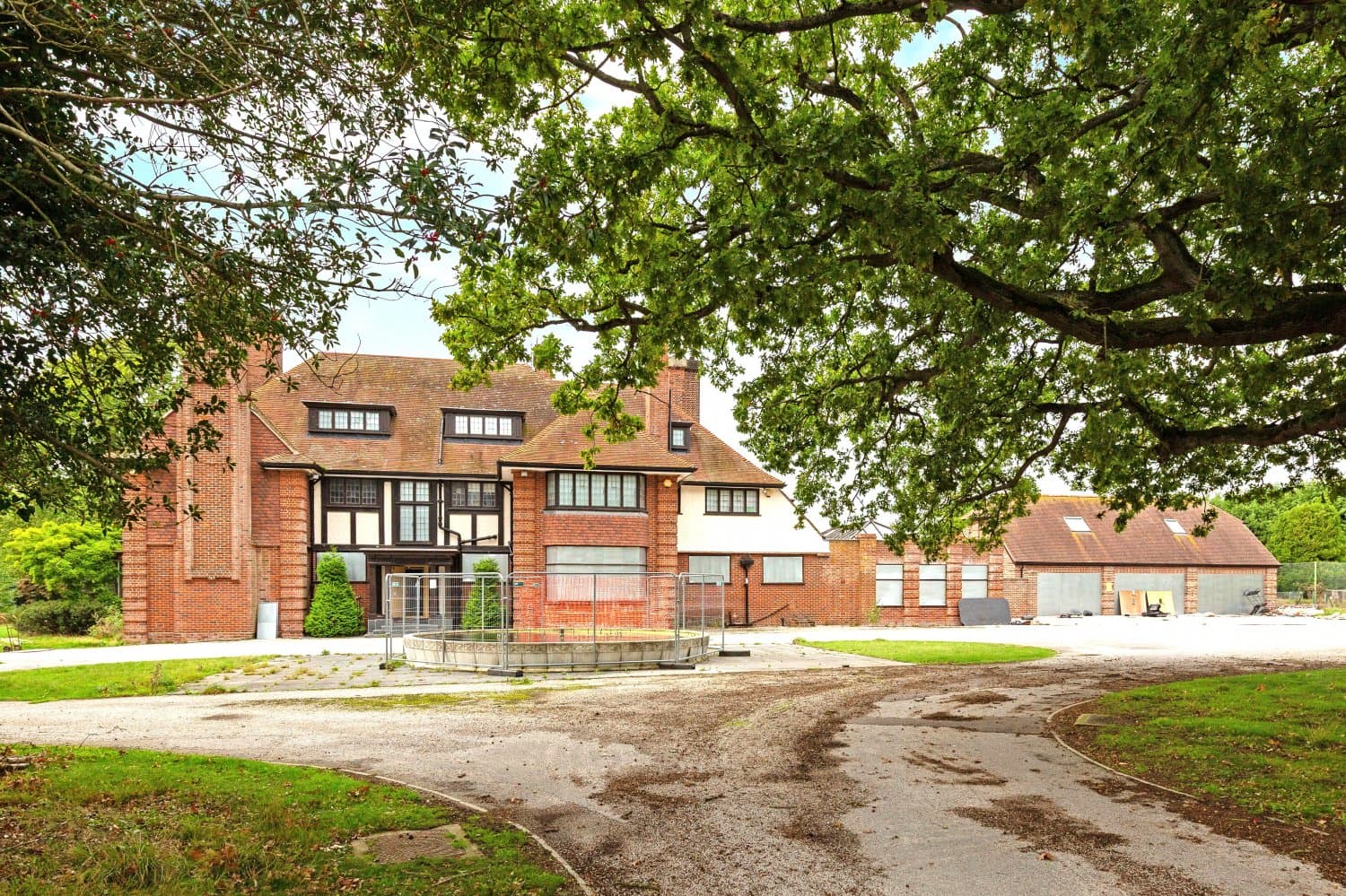 Davali House