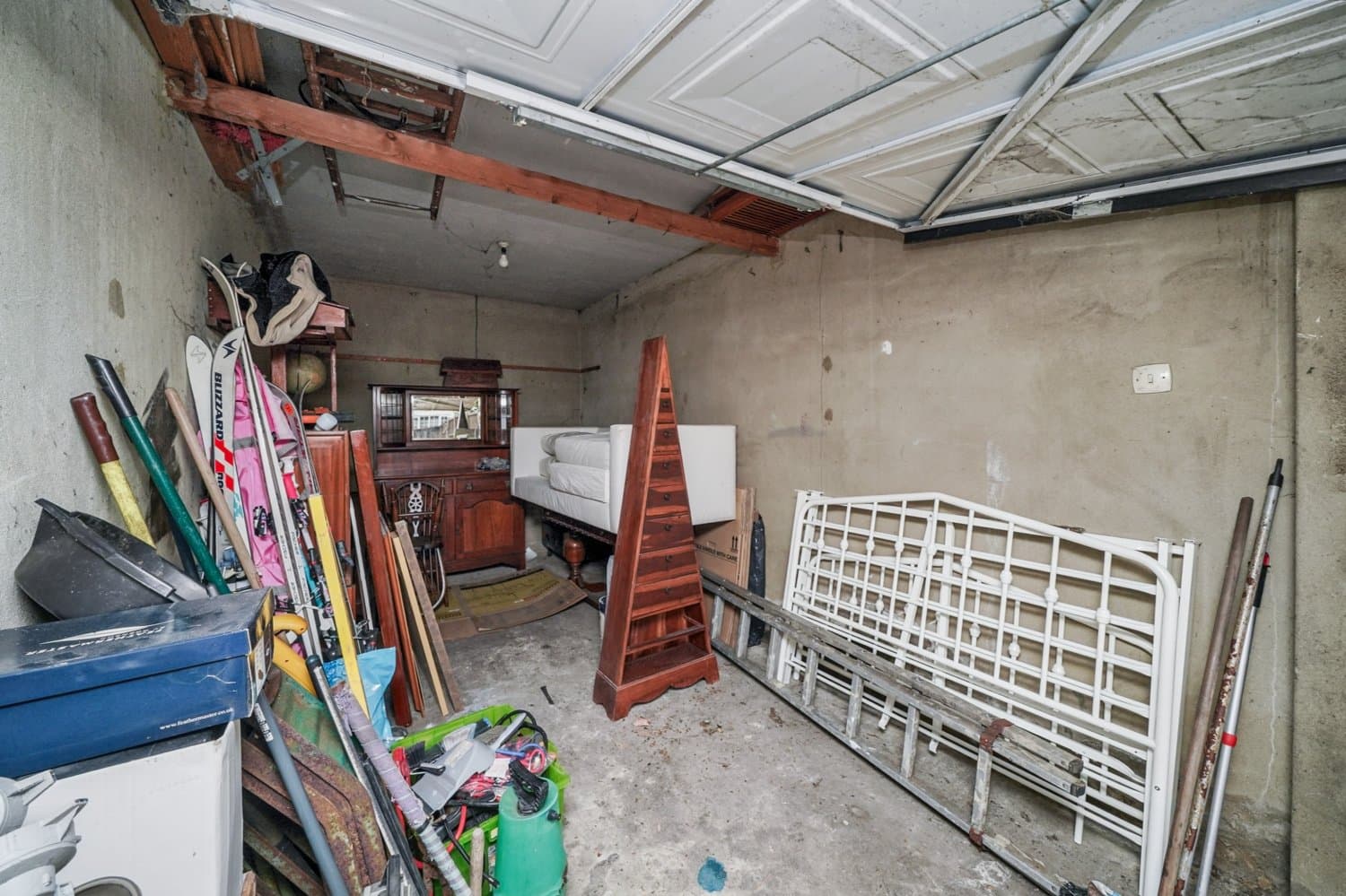 Three/Four Bedroom Mid Terrace House