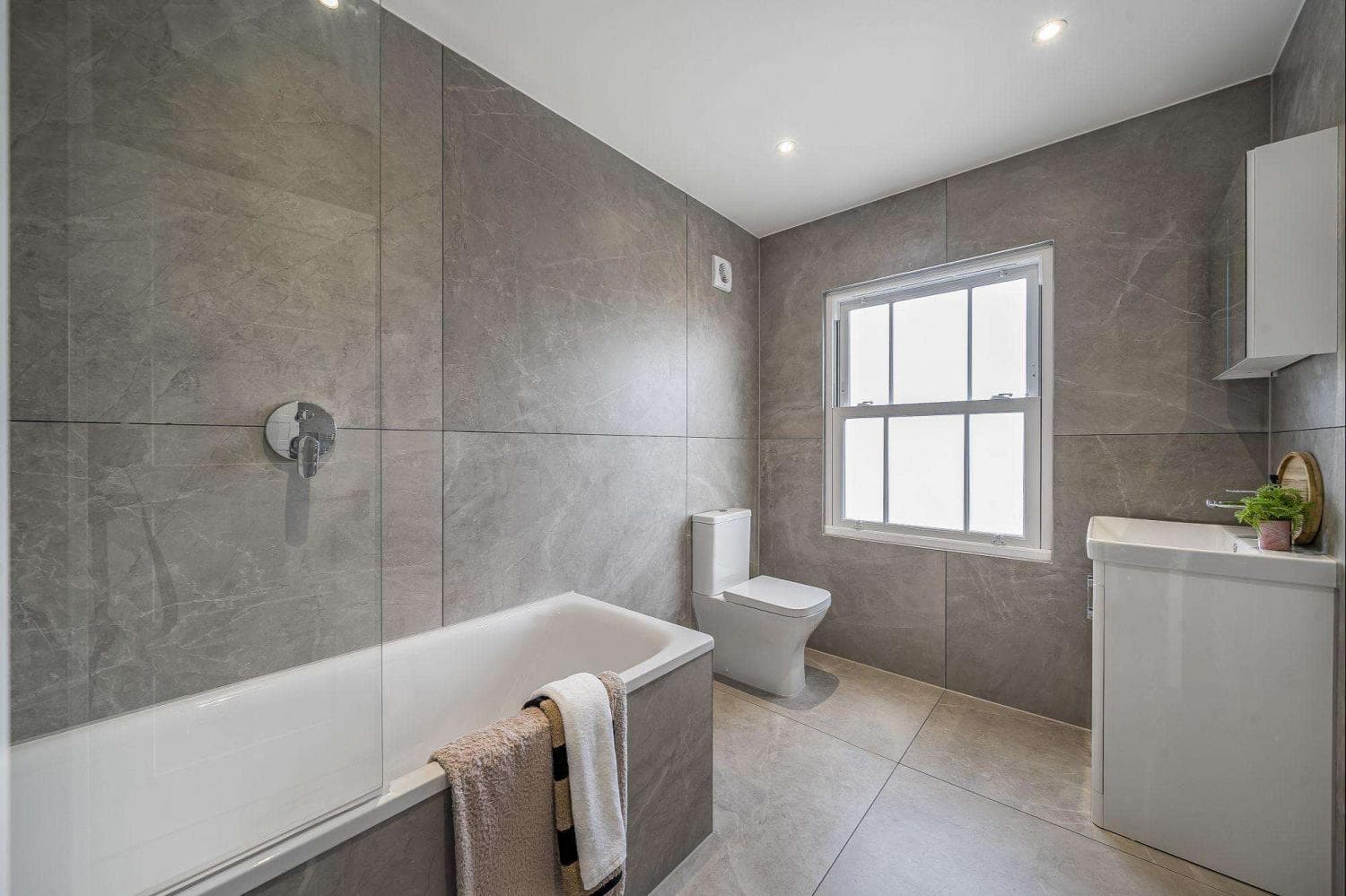 Flat 10 Ignatious House