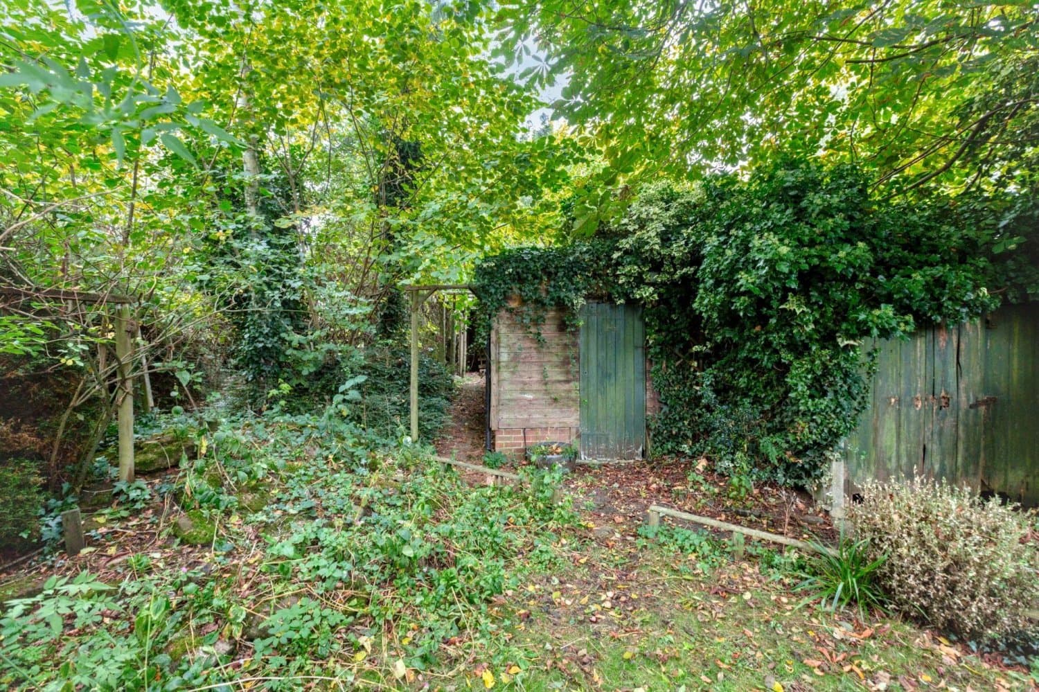 End of Terrace Tudor Style Cottage